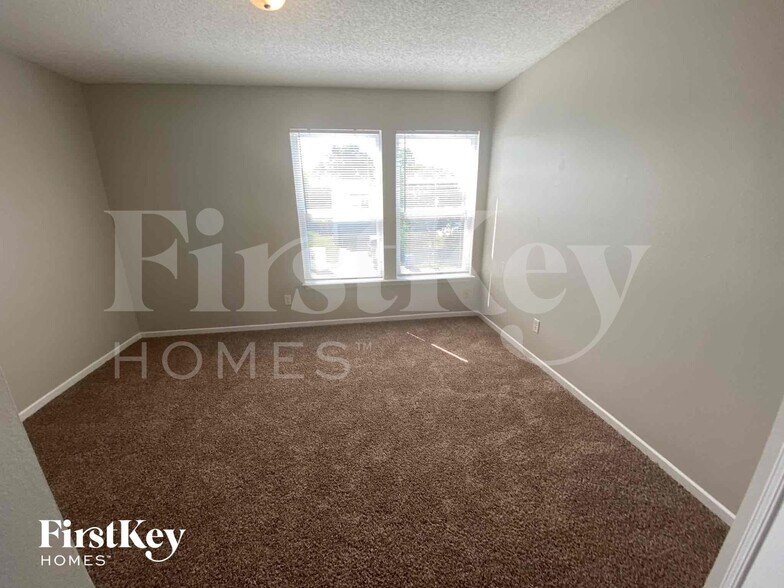 Building Photo - 8854 Youngs Creek Ln