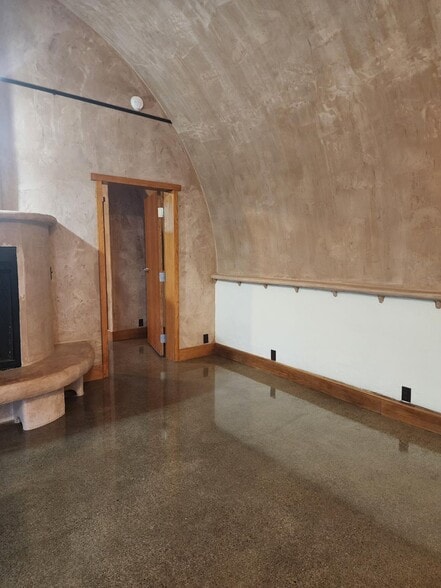 Building Photo - 353 Etna Rd