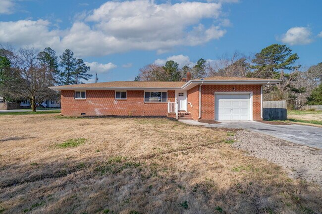 Primary Photo - 152 Mann Dr