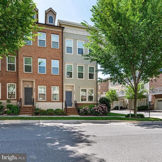 Building Photo - 252 Hemingway Dr