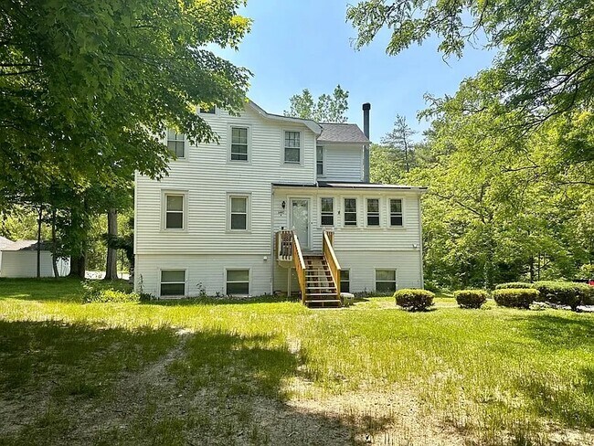 Primary Photo - 6440 Seneca St