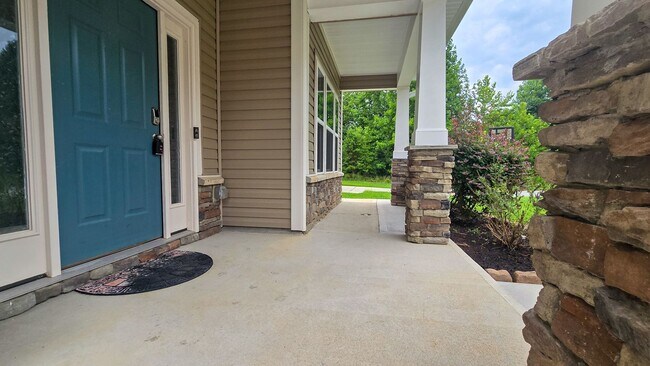 Building Photo - 489 Green Arbor Ln