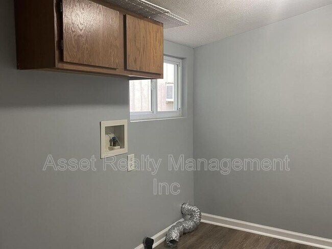 Building Photo - 3023 Rector St