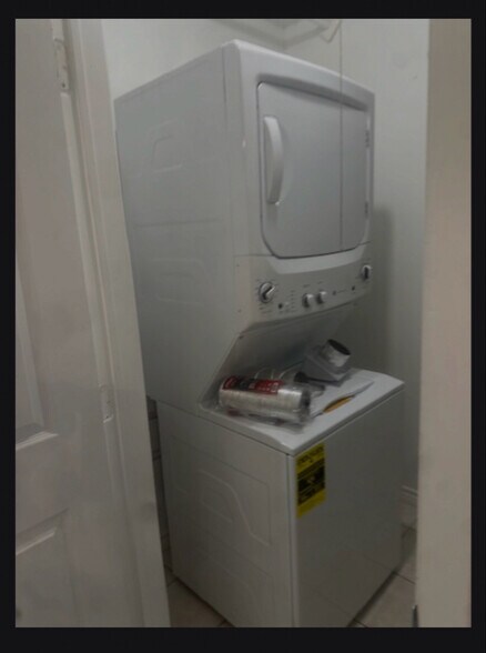 Building Photo - 6760 Prutzman Rd