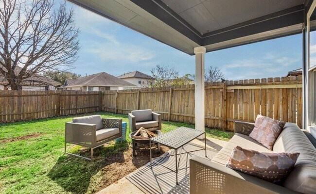 Building Photo - 3405 Barksdale Dr