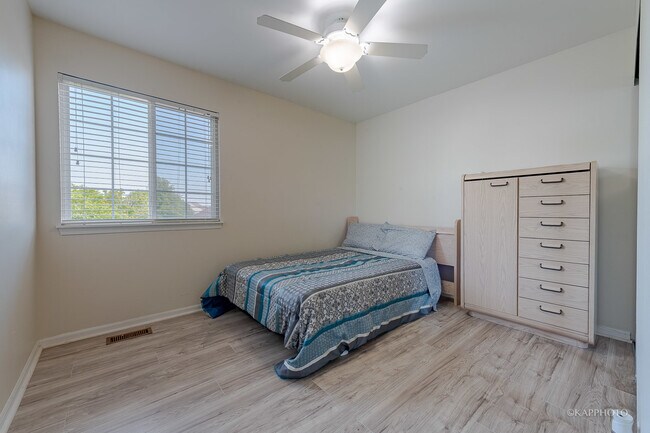 Building Photo - 2316 Periwinkle Ct