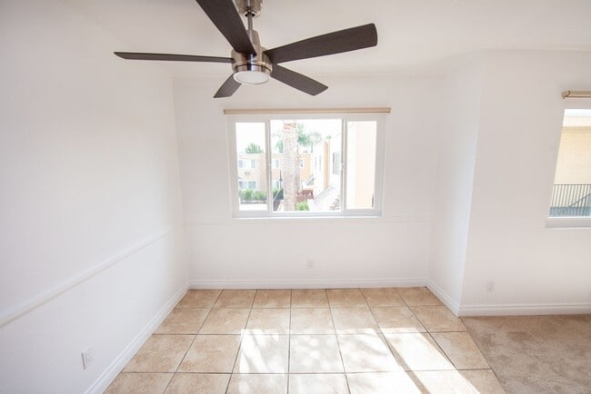 Building Photo - $500 off first month rent! 2BR/1.5BA Condo! 2 parking spaces