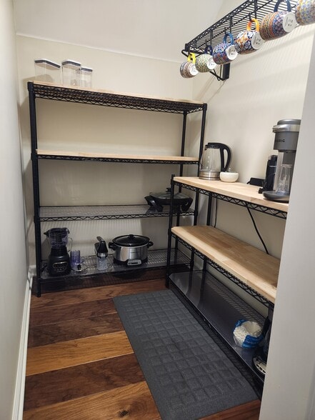Large Pantry - 690 Kodiak Ln