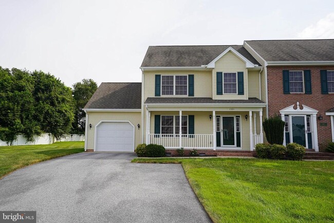Building Photo - 1331 Aspen Dr