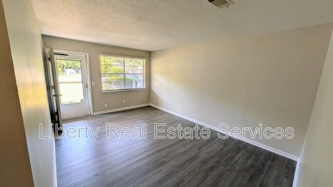 Building Photo - 631 Fleming Rd