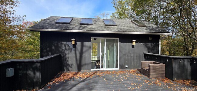 Building Photo - 12 Zematt Ct