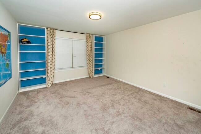 Building Photo - 50236 Amberwood Rd