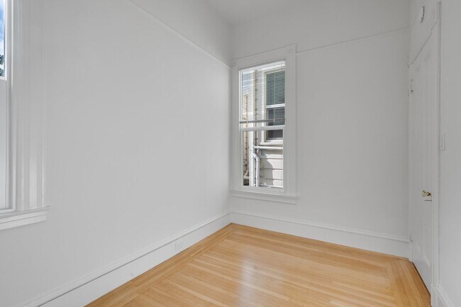 Building Photo - Remodeled pet friendly, top floor 2BR with in-unit laundry