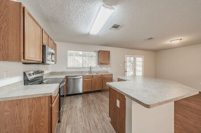 Building Photo - 10325 Bear Hollow Dr