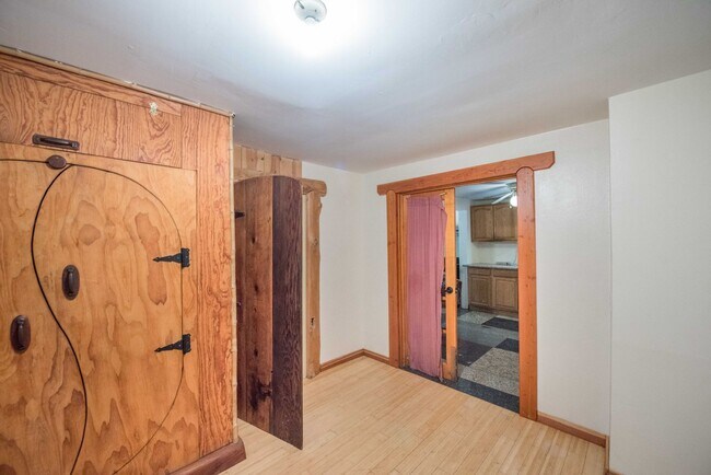 Building Photo - 2599 Huntington Dr