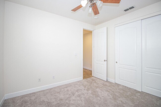 Building Photo - 4 Bedroom 3 Bathroom House | AMSI | Alexandr Metlinski