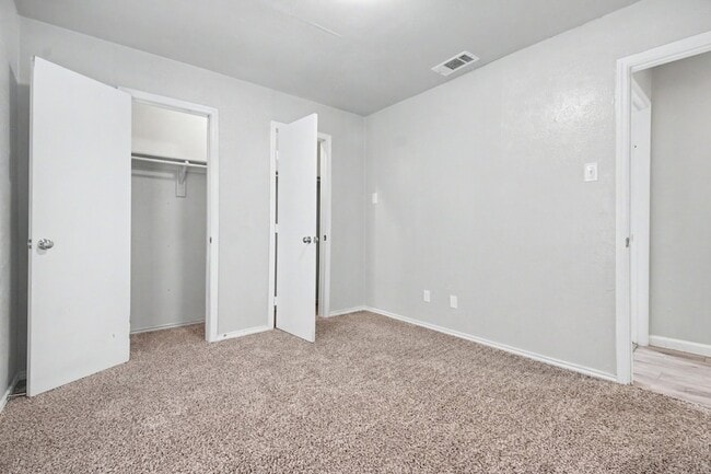 Building Photo - 2201 Jackson Cir