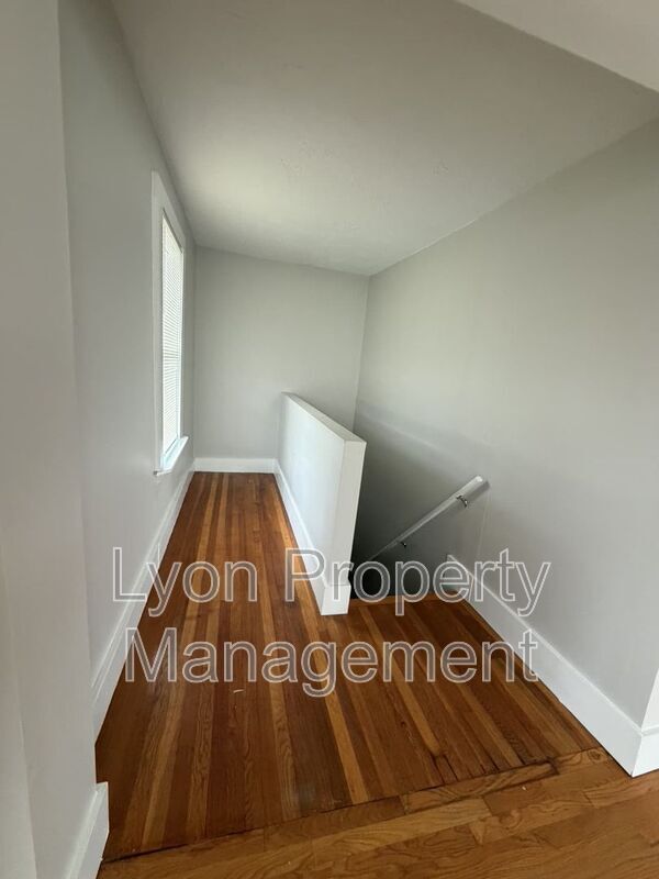 Building Photo - 318 Paradis Ave