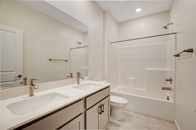 Building Photo - Spacious 3-Bed Summerlin Home with Den, Lo...