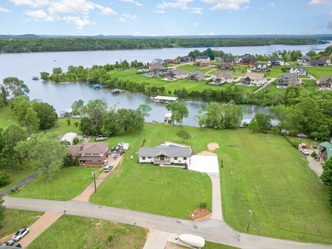 Building Photo - 95 Short Dr