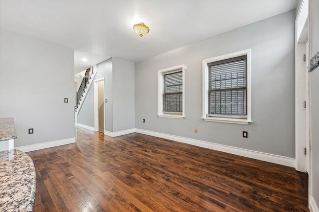 Building Photo - 4528 S St Lawrence Ave