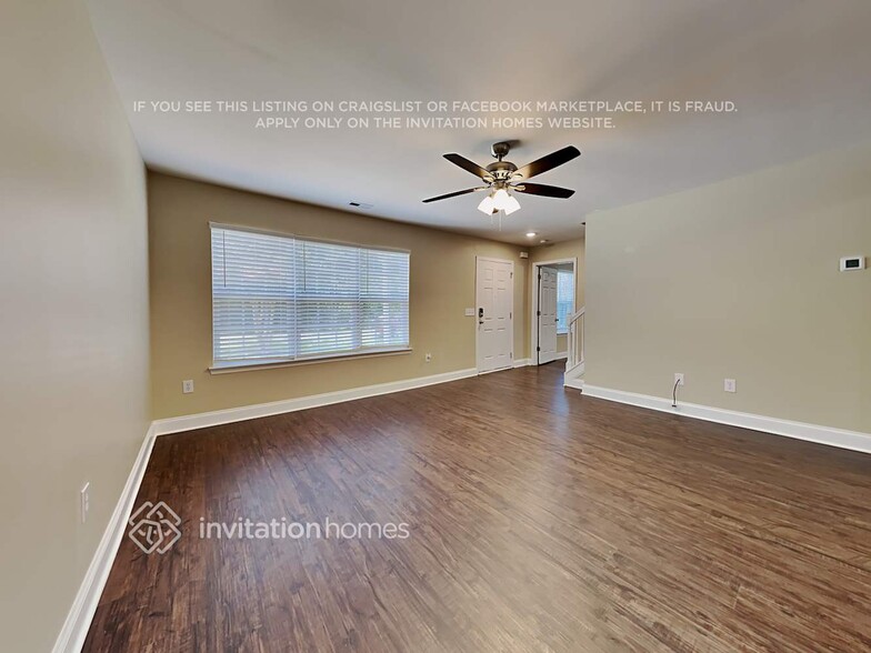 Building Photo - 1303 Oakshade Ave