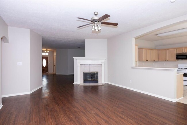 Building Photo - 3915 Lauderwood Ln