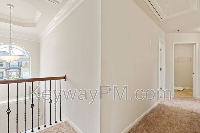Building Photo - 5007 Vine Ln