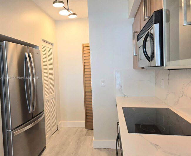 Building Photo - 335 S Biscayne Blvd