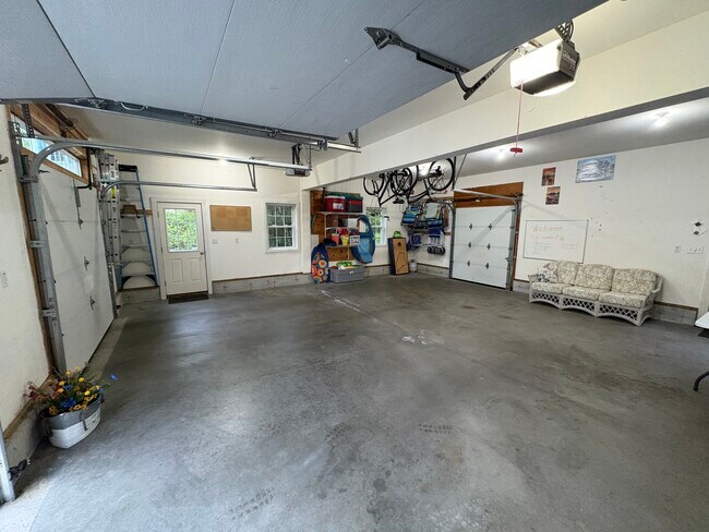 Building Photo - 138 Dwight Dr