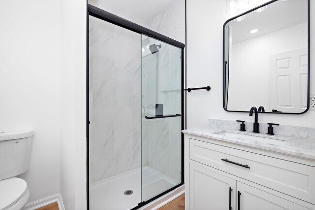 Building Photo - 4516 Mercier St