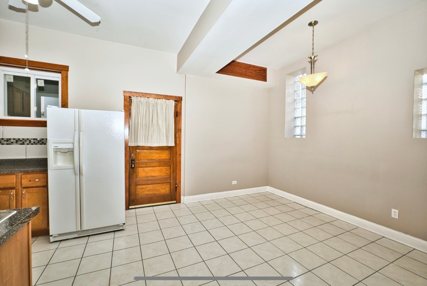 Building Photo - 1747 W Le Moyne St