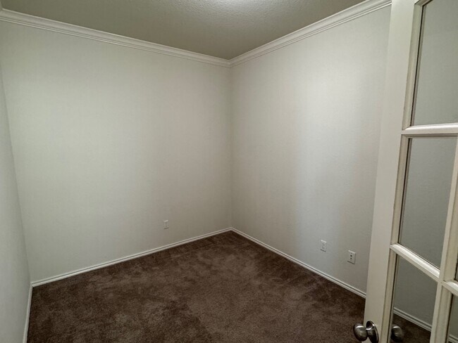 Building Photo - 541 Summer Pointe