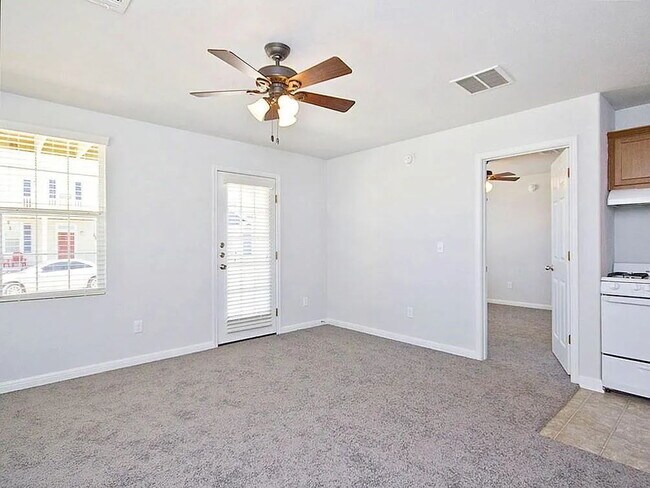 Building Photo - "Chic & Cozy 1-Bedroom Retreat in San Marcos – Ideal 500 Sq Ft Living!"