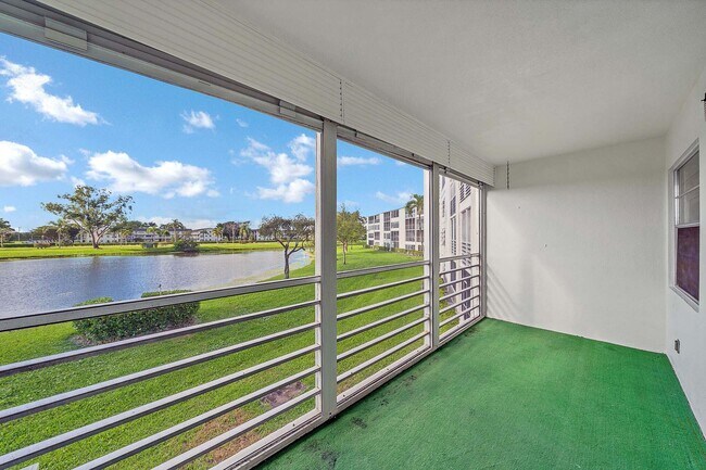 Building Photo - 2049 Hythe A