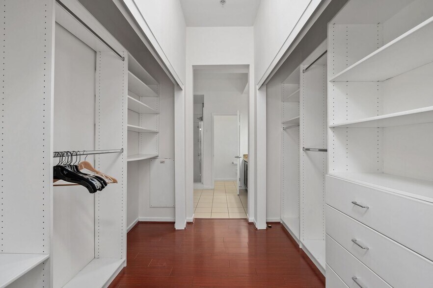 Building Photo - 111 S De Lacey Ave
