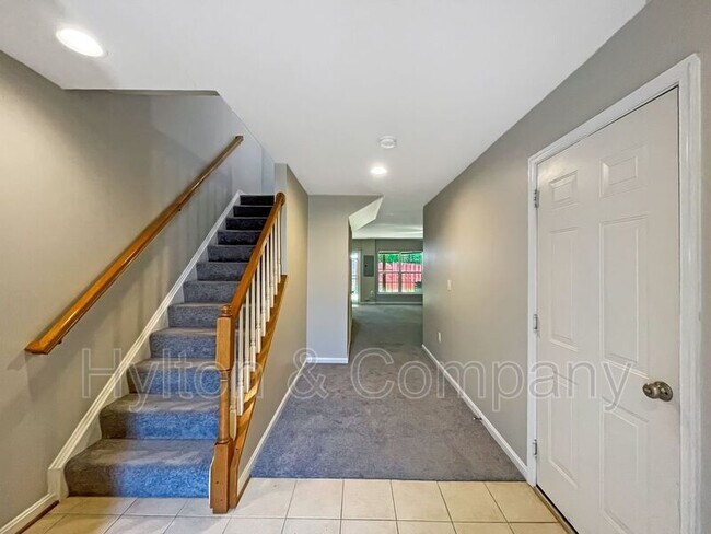Building Photo - 15716 Palermo Terrace