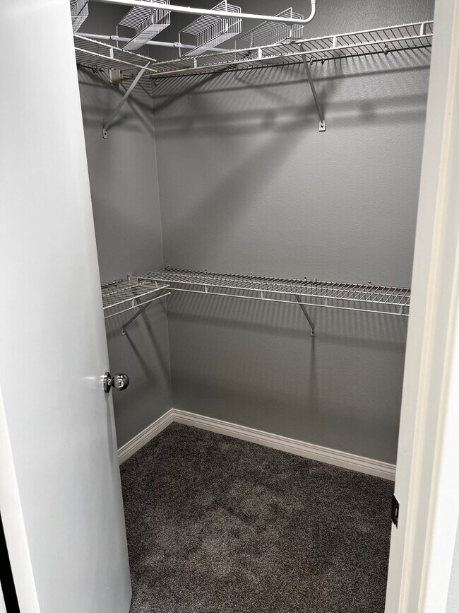 Master Closet - 940 N Turner Ave