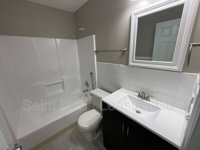 Building Photo - 864 Liberty Village Dr