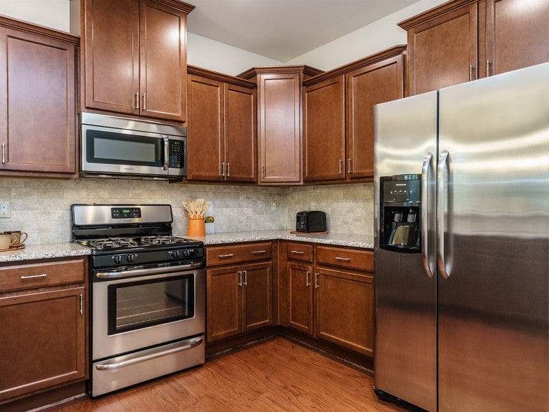 Kitchen 2 - 5447 Jessip St