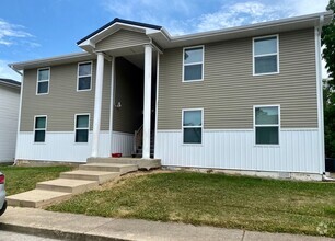 Building Photo - Lower Level 2 Bedroom Apartment for Rent!