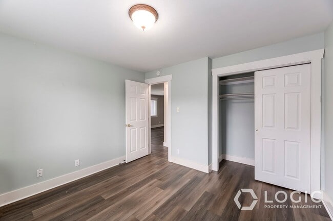 Building Photo - 240 E 400 N