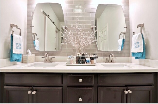 Building Photo - 4379 Strand Dr