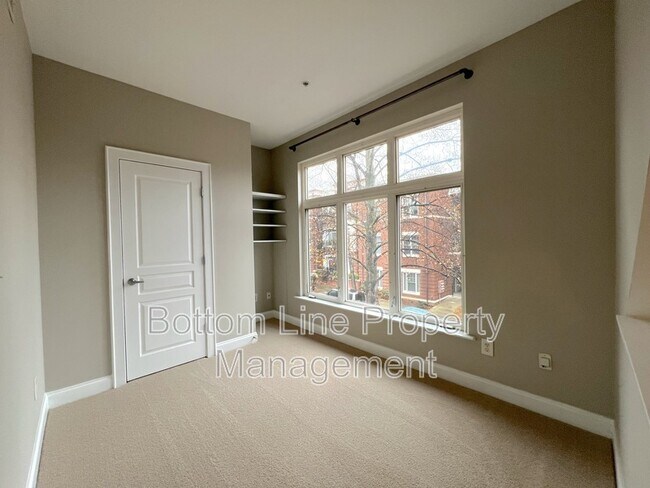 Building Photo - 738 Garden District Dr