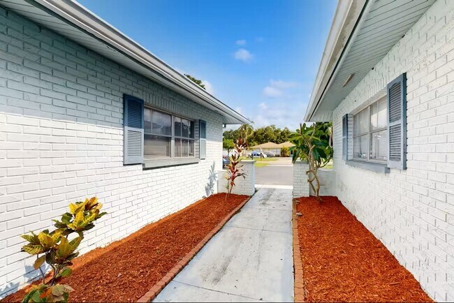 Building Photo - 4017 Audubon Dr