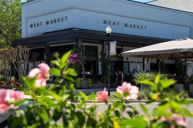 Building Photo - 435 S Oregon Ave