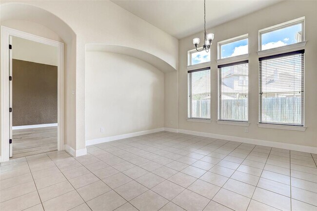 Building Photo - 2416 Millbrook Loop