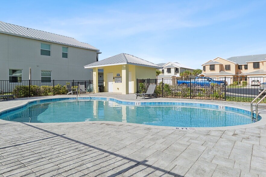 Building Photo - 907 Ocaso Ln