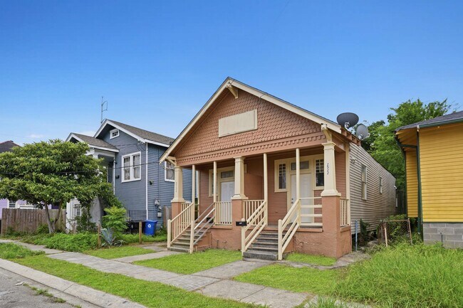Building Photo - 2522 N Prieur St
