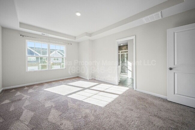 Building Photo - 808 Gable Oak Ln